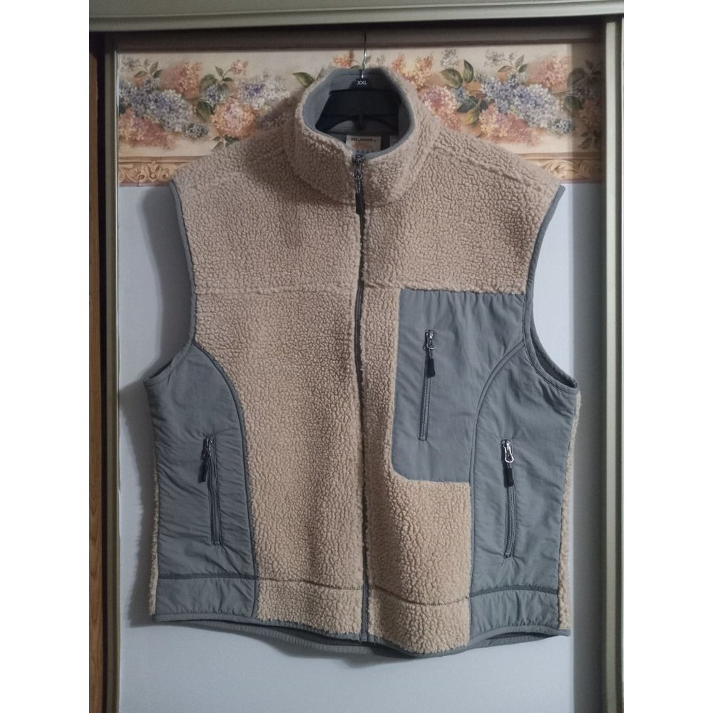 10,000 ft Above Sea Level XL Grey Shearling Zip Outdoor Hiking Camping Pocket Ve